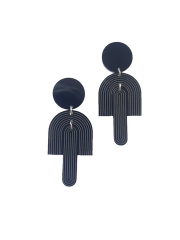 Arc etched drop earrings