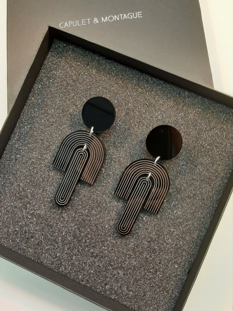 Arc etched sable drop Earrings